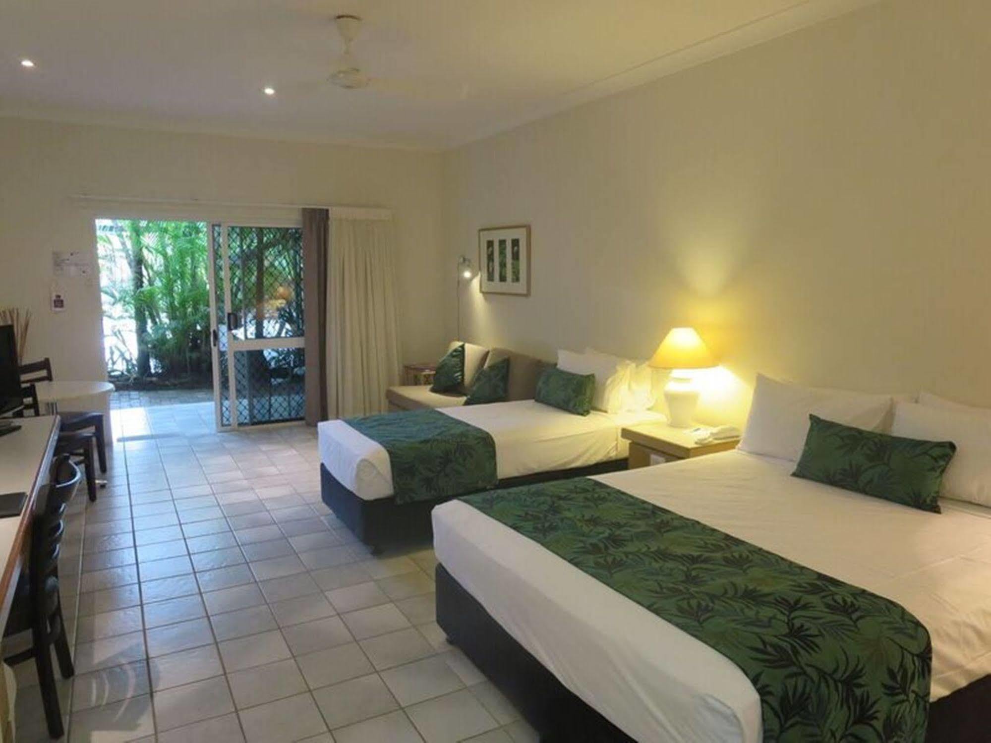 Lazy Lizard Motor Inn Port Douglas Exterior foto