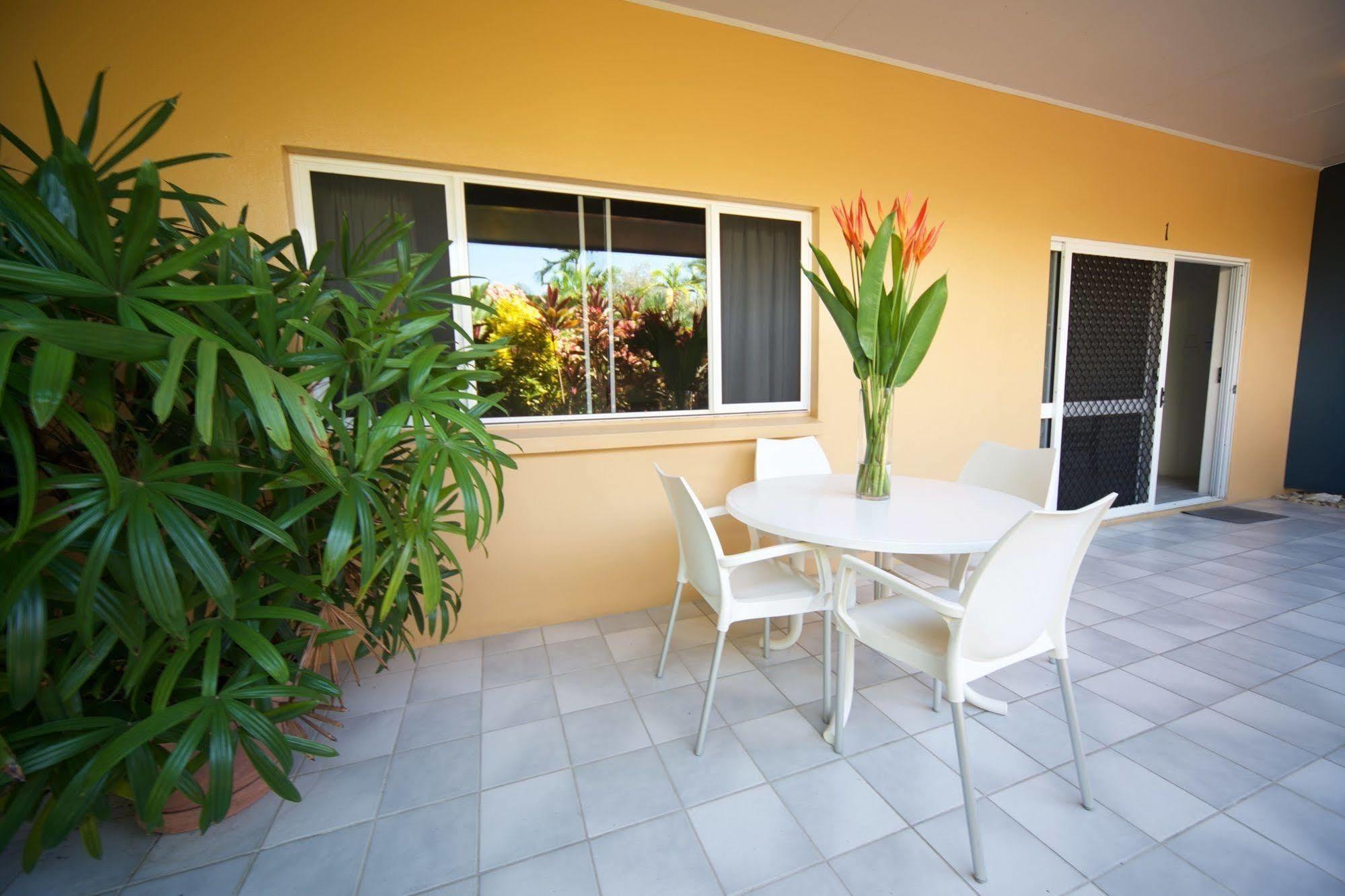 Lazy Lizard Motor Inn Port Douglas Exterior foto